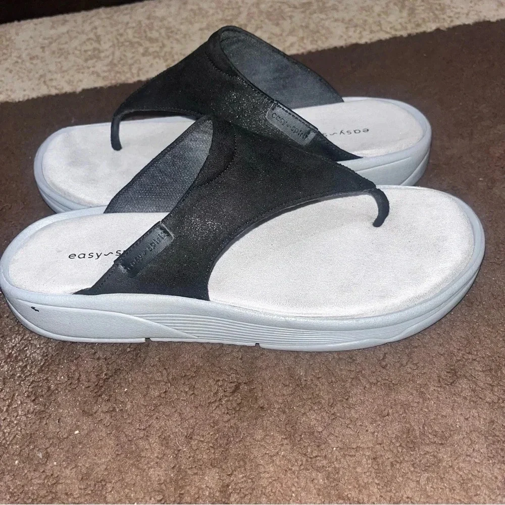 Easy spirit women’s black leather flip flops - Picture 7 of 7